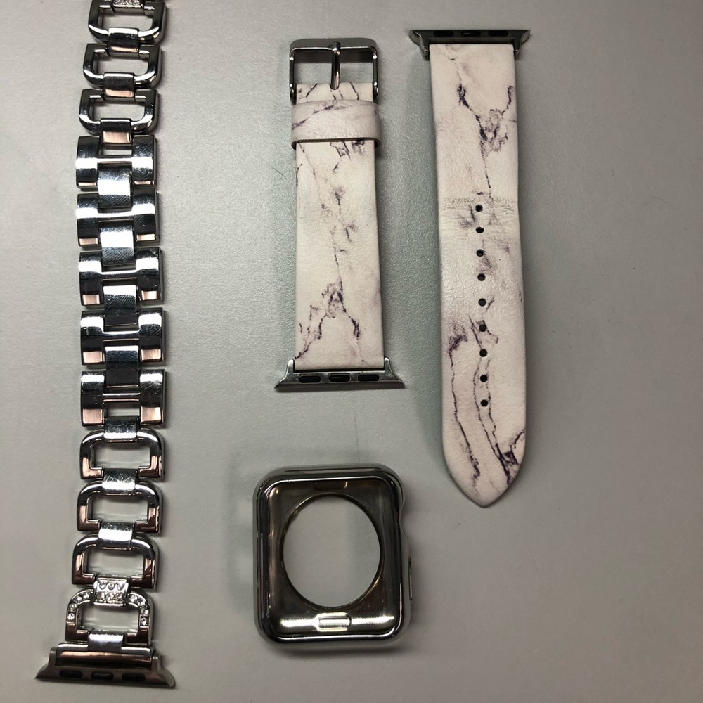 2 watch bands and bumper